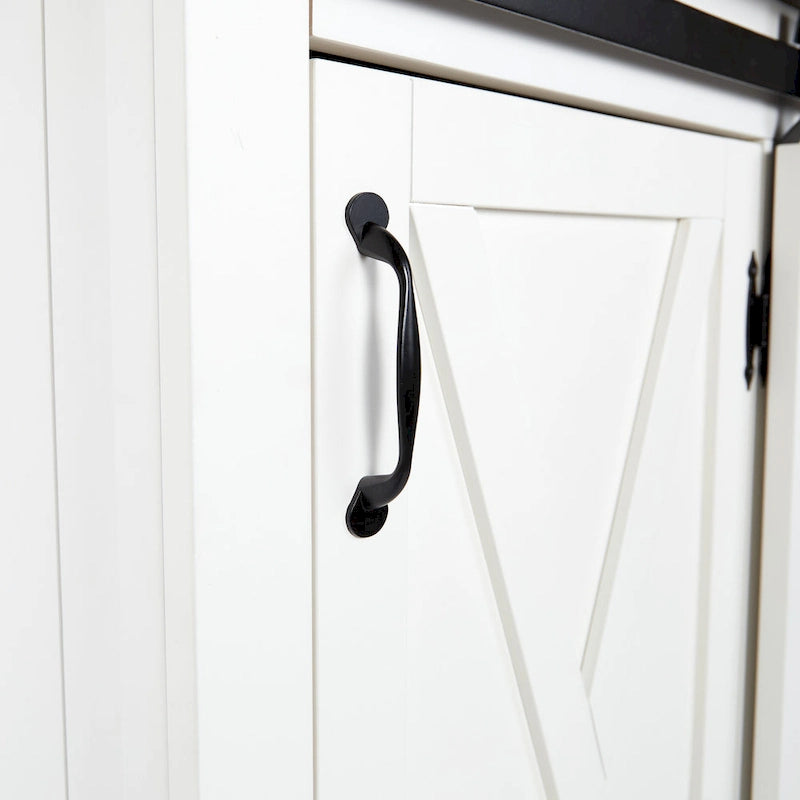 Desserte de cuisine en bois blanc de style ferme moderne
